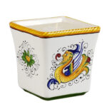 DERUTA CANDLES: Square Flared Candle Raffaellesco Design